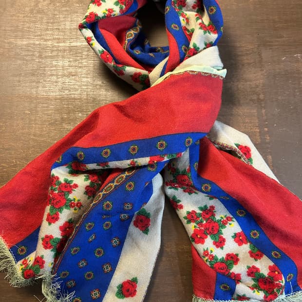 Vintage floral muffler