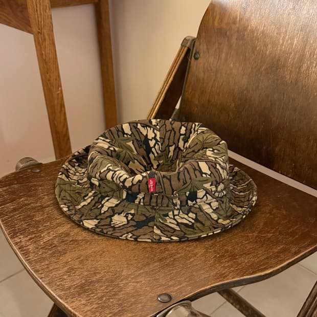 슈프림 리바이스 리얼트리 버킷햇