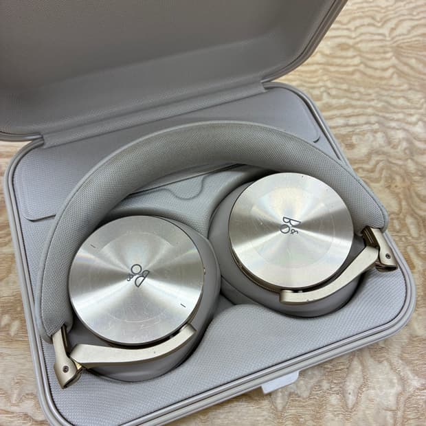 뱅엔울롭슨 h95 골드컬러 b&o