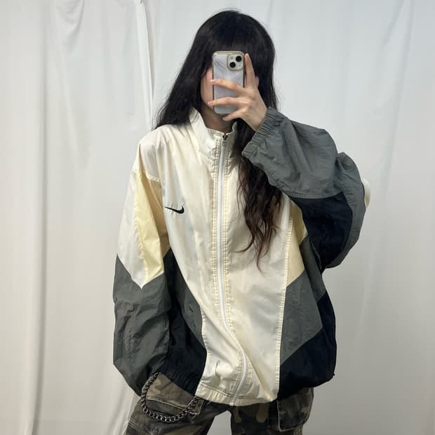 Nike cream 90s windbreaker