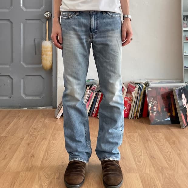 리바이스 세미 플레어 데님