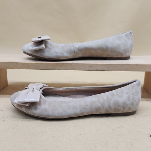 클락스. 여성플랫슈즈 225