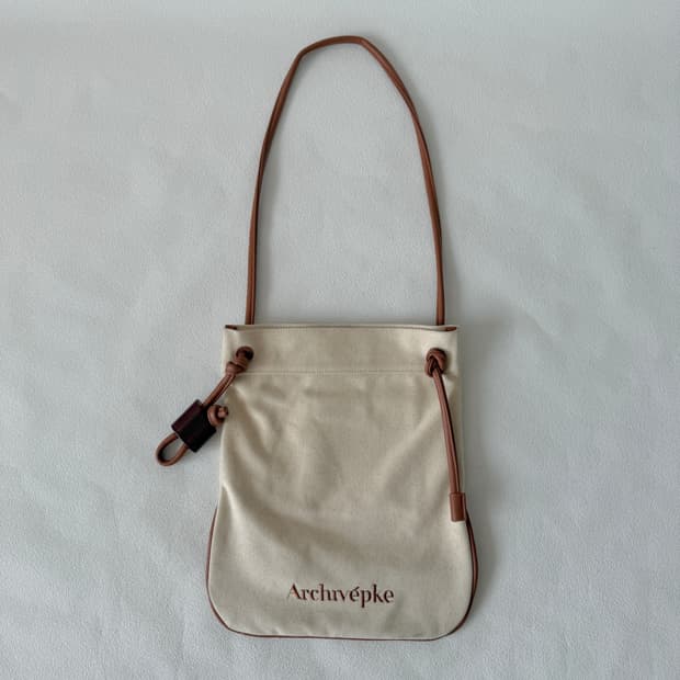 아카이브앱크(Archiveke) 캔버스 숄더백