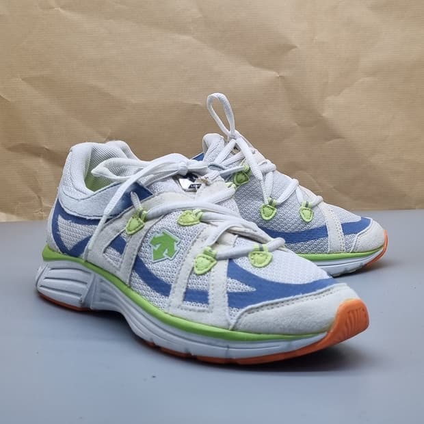 데상트 여성런닝화235