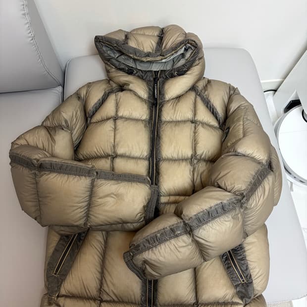 CP컴퍼니 디디쉘 빈티지카키 XL 패딩