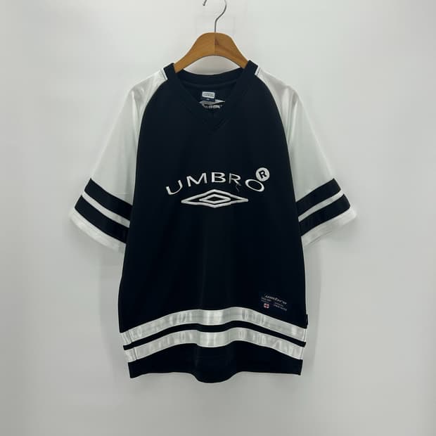 [UMBRO] 엄브로 올드스쿨 브이넥 풋볼 반팔티셔츠