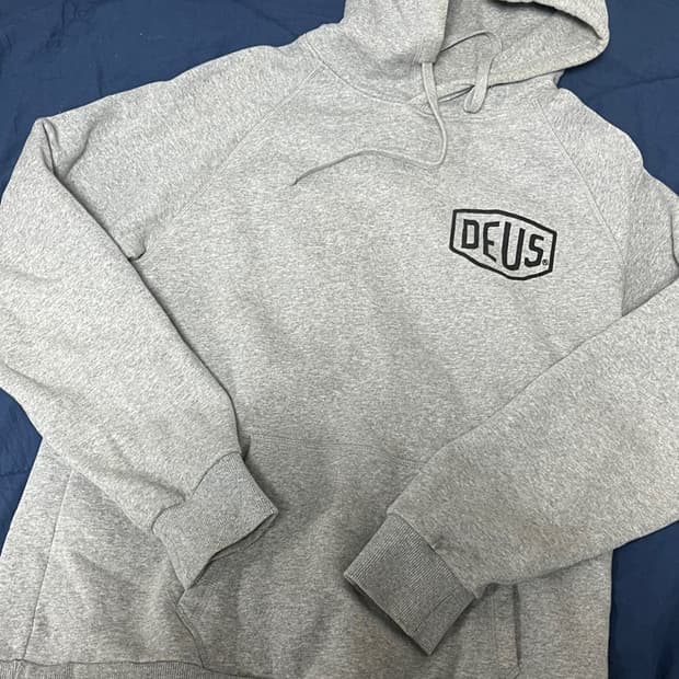 데우스 후드티 그레이(도쿄) L 사이즈 판매