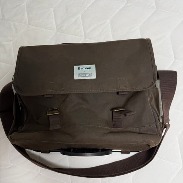 브롬톤 바버 시티백 올리브