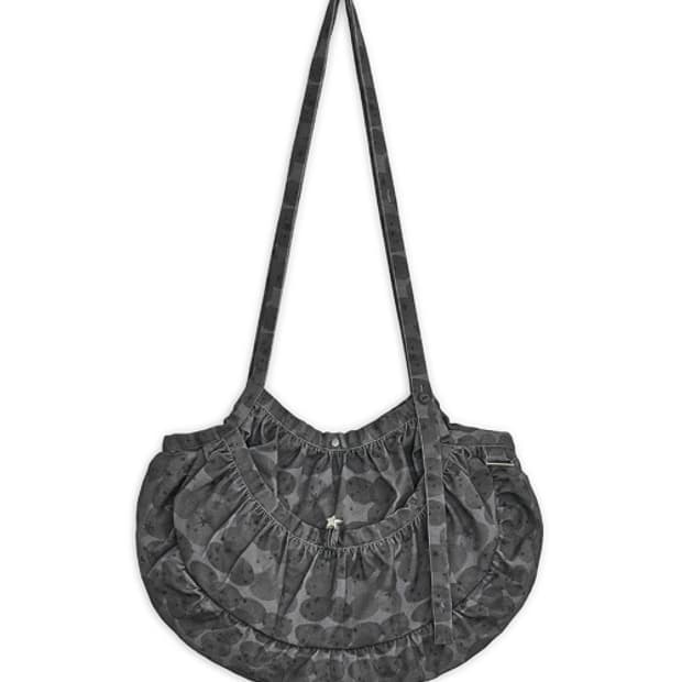 허그유어스킨 스타 더스트 프린트 크로스백 차콜