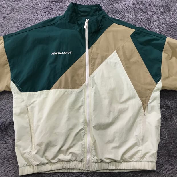 [[XL, 24년, A급, 공용] 뉴발란스(NB) 오버핏 바람막이#296