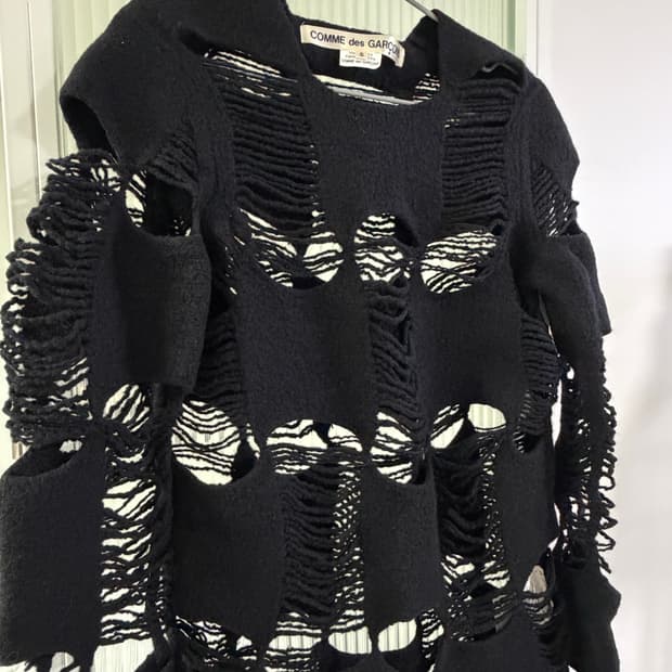 COMME des GARCONS  