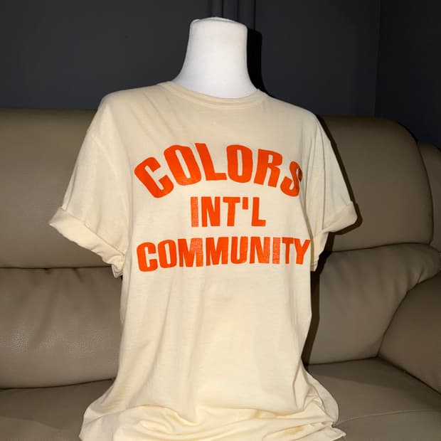 Benetton color point lettering top