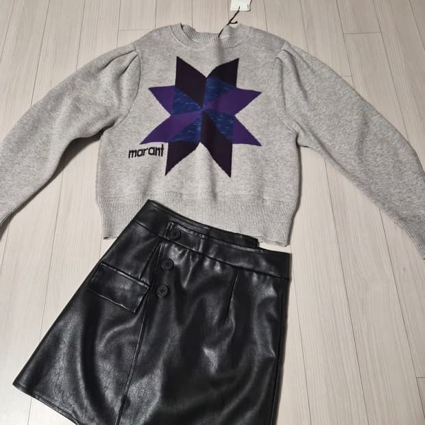 유니크한 레더 비대칭 랩 미니스커트 