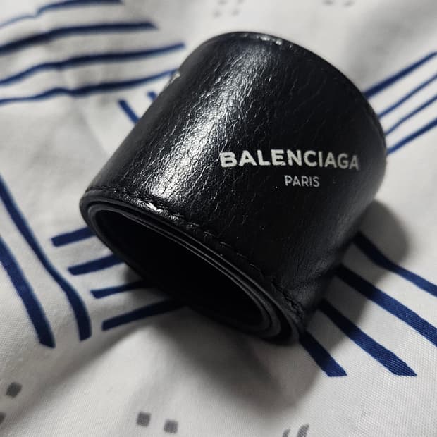 발렌시아가 뱅글 팔찌