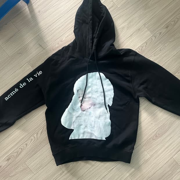 아크메드라비 ADLV BABY FACE HOODIE BLACK SNOW