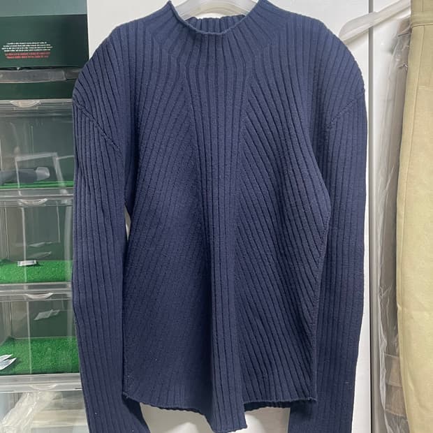 로우클래식 컷아웃 니트 스웨터