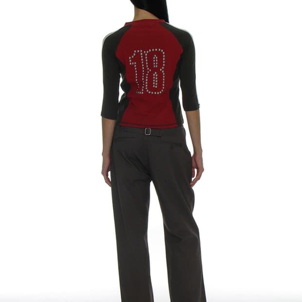 [택포] 18 스터디드 브이넥 쓰리쿼터 슬리브 티 레드