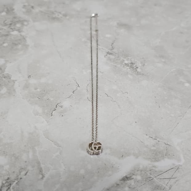 구찌 GG 로고 실버 목걸이 판매