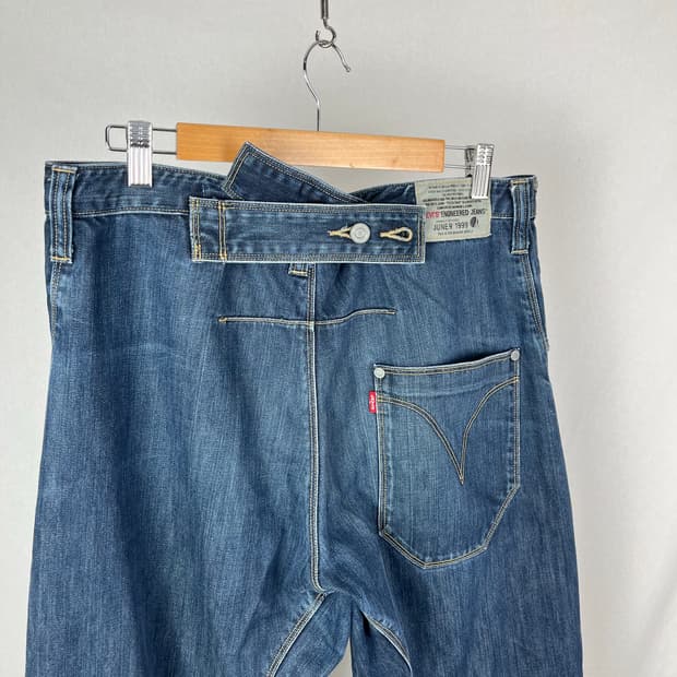 Levi's 엔지니어드진 신치백
