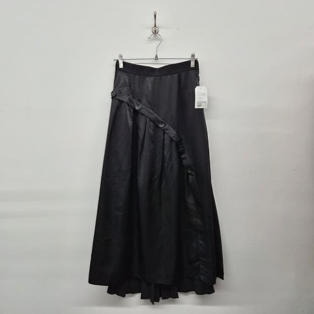 유나이티드 도쿄 블랙 버튼 디테일 롱 스커트 26in