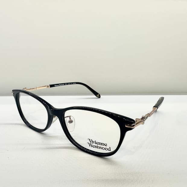 비비안웨스트우드 뿔테 안경