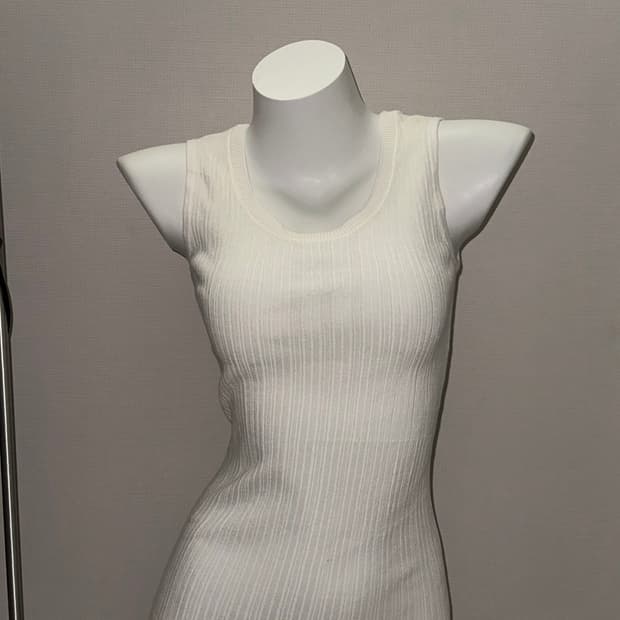 빈티지 딱붙 니트 슬리브리스