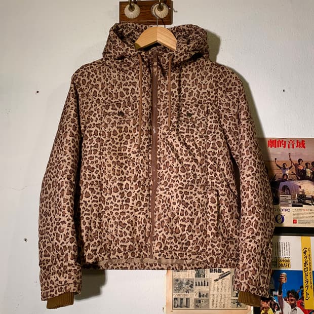 레이빔즈 레오파드 후드 경량패딩