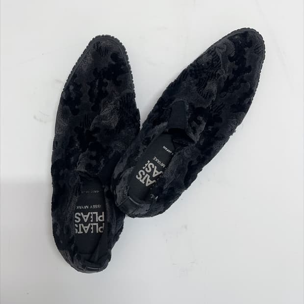 Issey Miyake slip-on Shoes