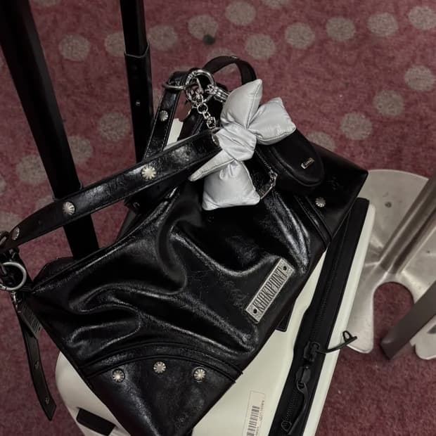 카키포인트 스터드 숄더백 Stud Shoulder Bag 블랙