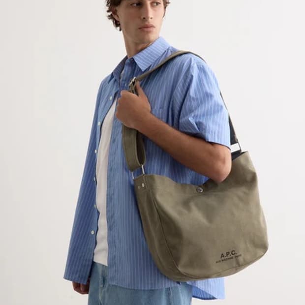 A.P.C.  저널사첼백 뉴스보이백 카키