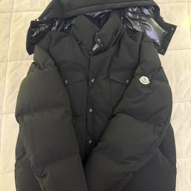 몽클레어패딩 블랙 5사이즈 