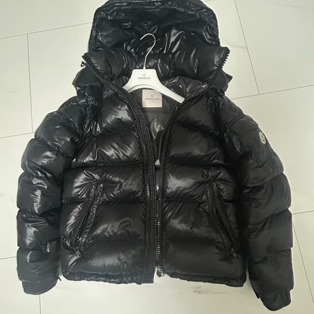 몽클레어 마야 23fw 2사이즈 