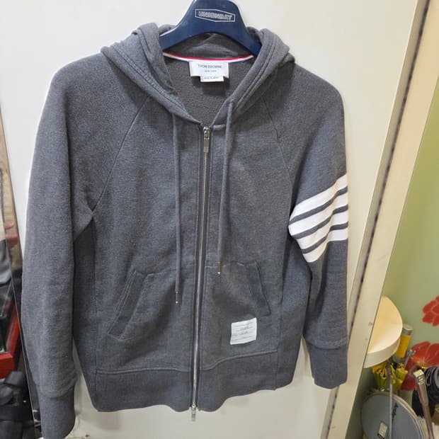 톰브라운 후드집업