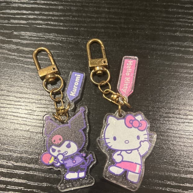 쿠로미 헬로키티 키링세트