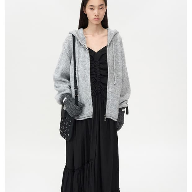 인사일런스우먼 코지니트후드티