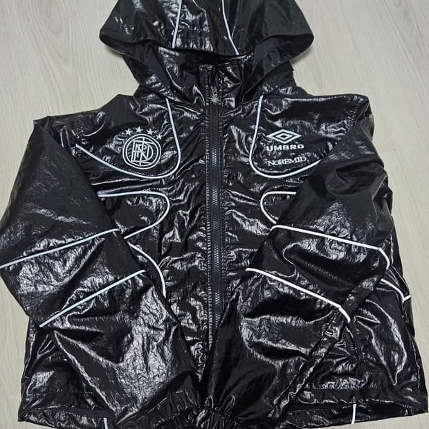 M) Belvet Heat Reactive Nylon Jacket | 후루츠패밀리