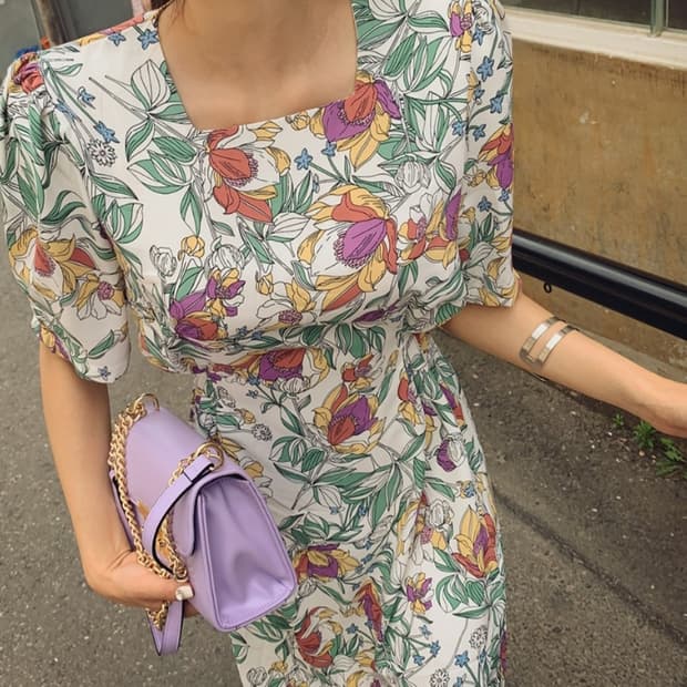 데얼쉬이즈 스퀘어넥 롱원피스