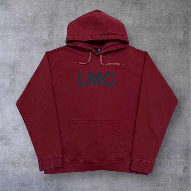 LMC 스펠아웃 빅로고 레드 컬러 후드티