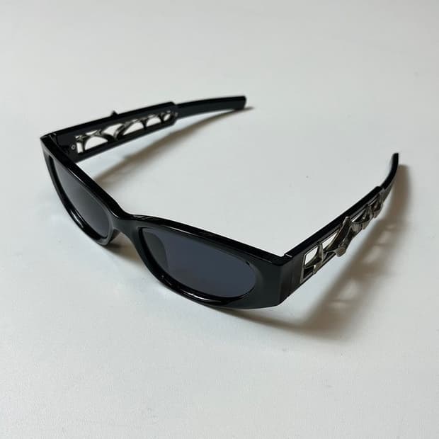 Selected 사이버펑크 디테일 선글라스 Q1436