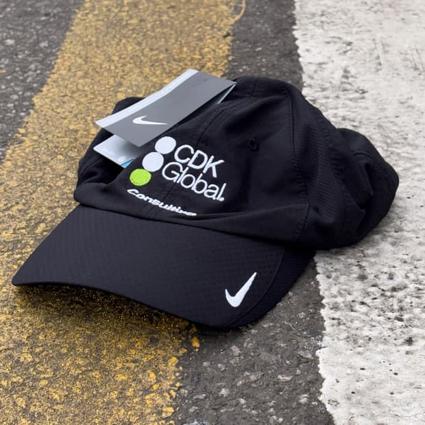 나이키 골프 ‘CDK Global’ 검정 볼캡