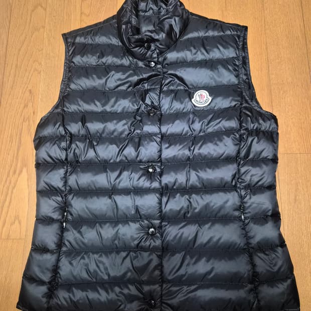 (정품) 몽클레어 여자 패딩조끼 1사이즈 (명품 숏패딩 푸퍼)