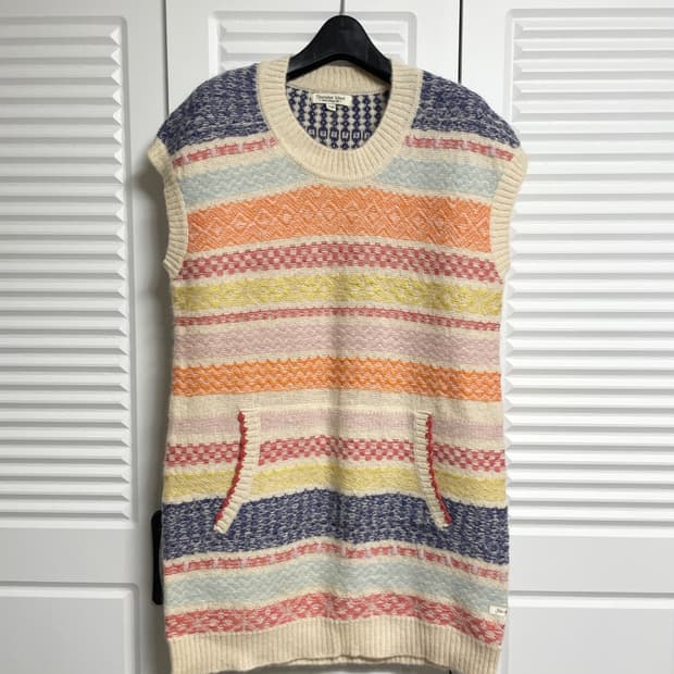 써스데이아일랜드 니트 조끼