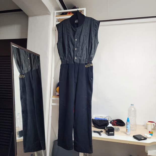 Free essel 점프슈트 LL사이즈 팝니다