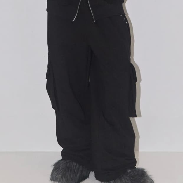 일리고 )스터드 카고 스웻 팬츠 블랙