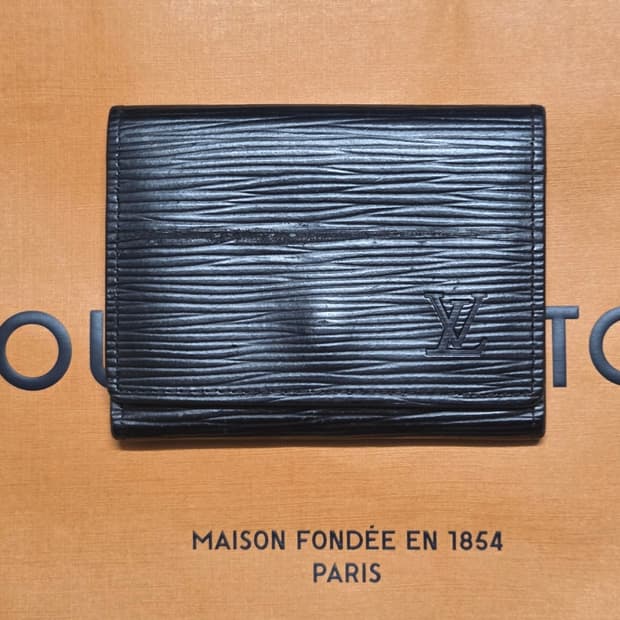 [정품] 루이비통 에피 레더 반지갑  블랙 