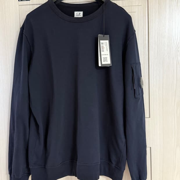 CP 컴퍼니 렌즈 맨투맨 네이비 L 사이즈 새상품