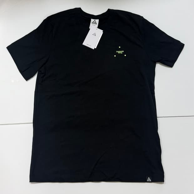 나이키 ACG 반팔 