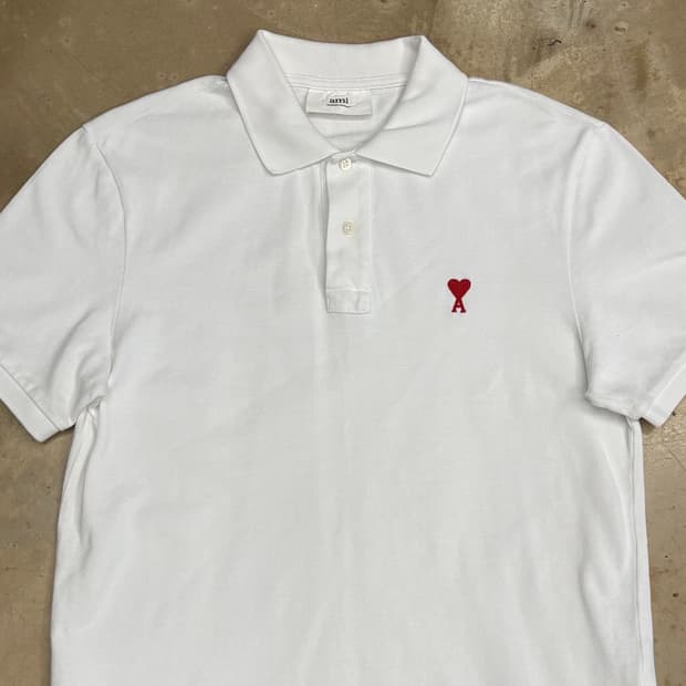 L 아미 화이트 카라 반팔 티셔츠