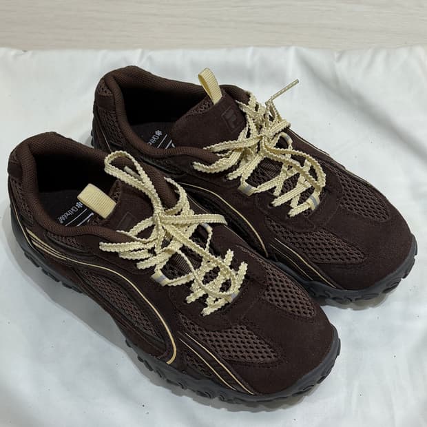 ‼️이사 처분 (1회착용) 휠라 에샤페 초코 운동화 스니커즈 240