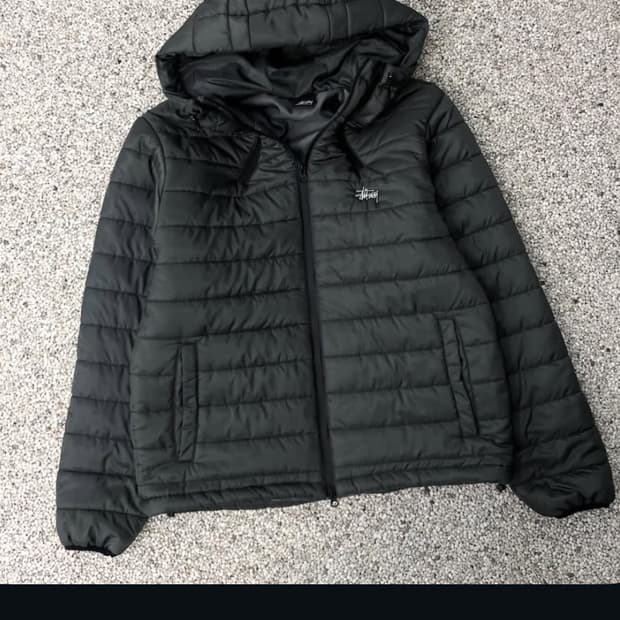 스투시 차콜 경량패딩